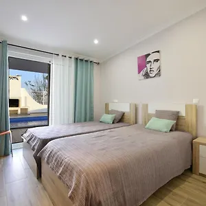 https://villa-prestige-five-sea-view-marina-by-tatihomes.hotelaalgarve.com